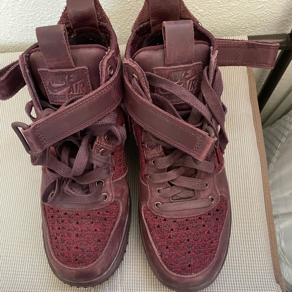 Hardly worn maroon Air Force ones mids
